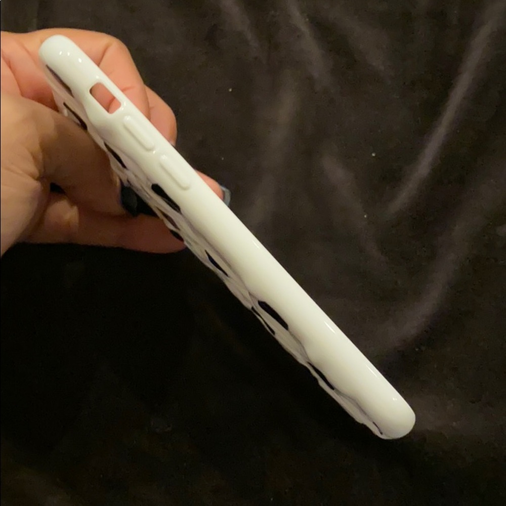 iPhone 11 Pro Case - Picture 2 of 4